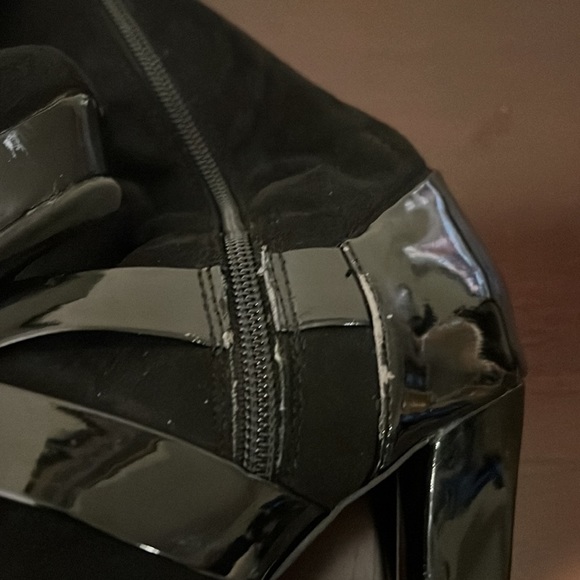 JLO - Picture 9 of 12